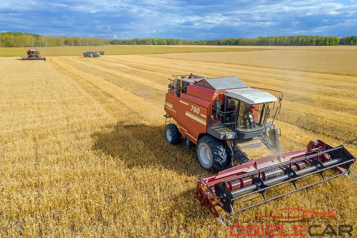Landini 7-220: A Heavy-Duty Agricultural Vehicle